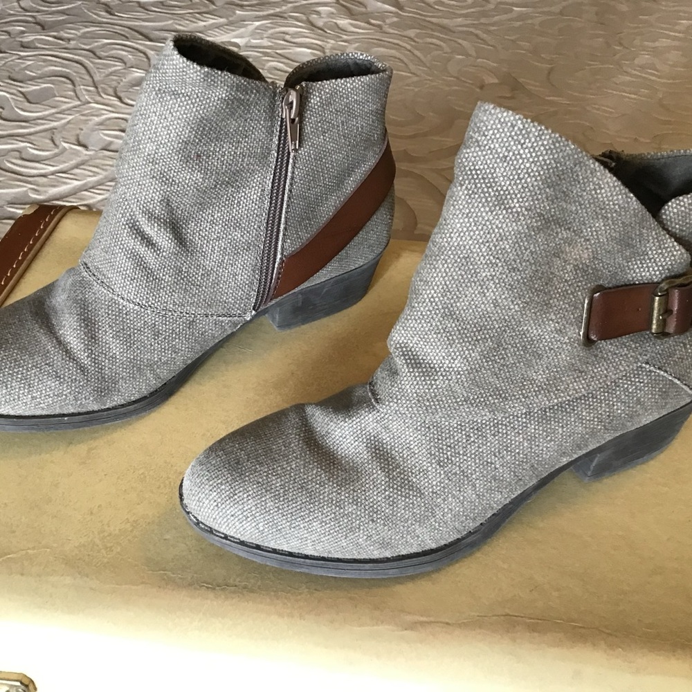 BLOWFISH GRAY/TAN ANKLE BOOT, Size 8